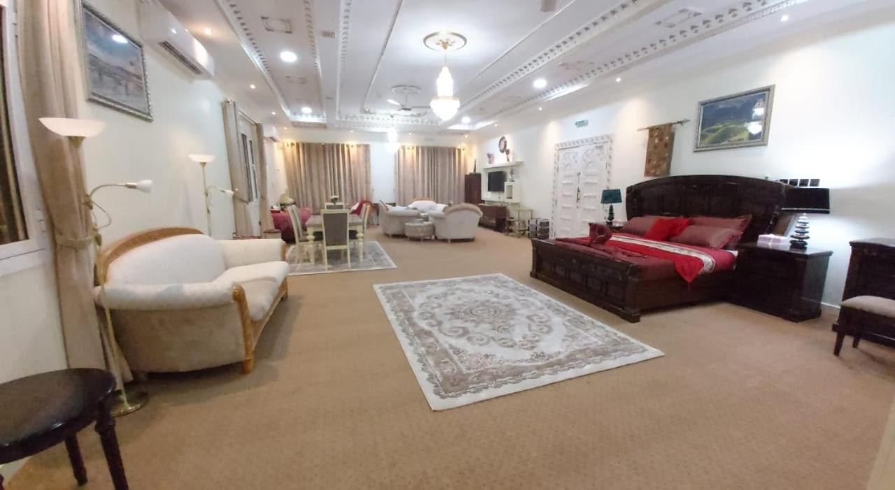 Sur Bandar Al Ayjah Hotel Apartments Eksteriør bilde