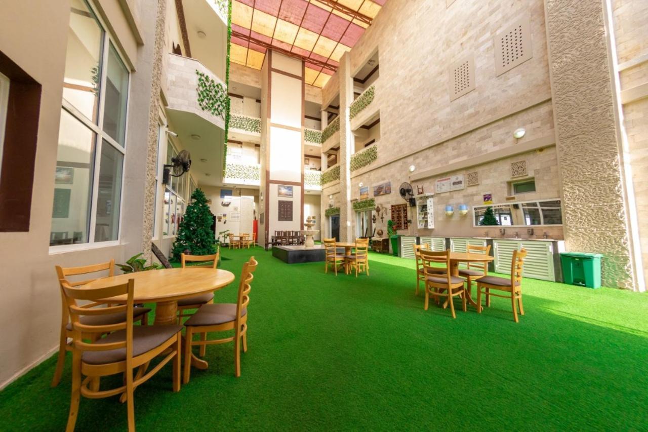 Sur Bandar Al Ayjah Hotel Apartments Eksteriør bilde