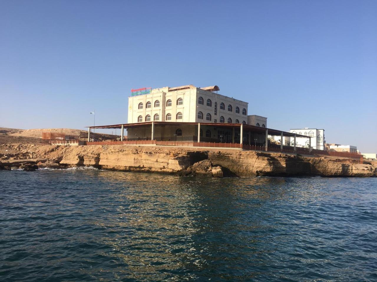 Sur Bandar Al Ayjah Hotel Apartments Eksteriør bilde