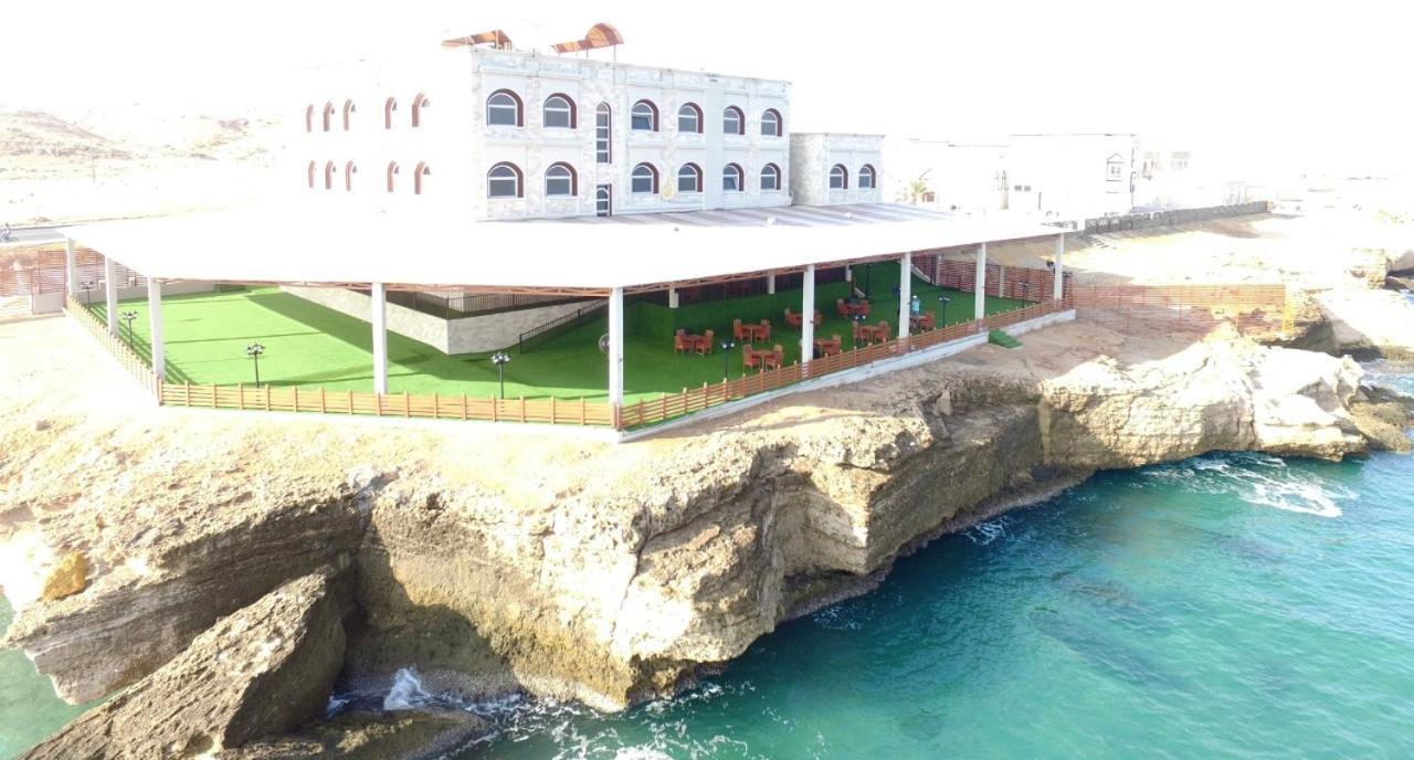 Sur Bandar Al Ayjah Hotel Apartments Eksteriør bilde