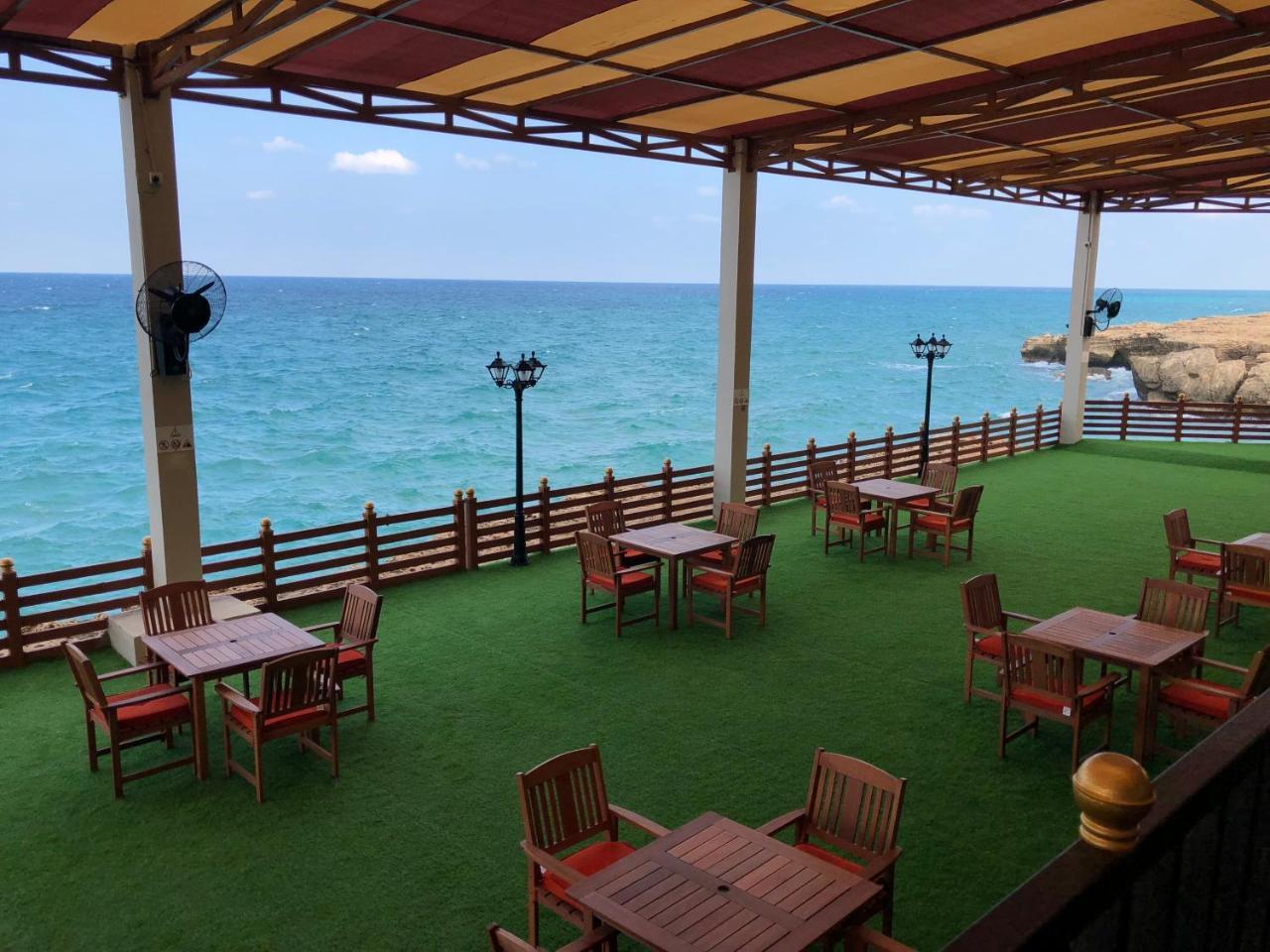 Sur Bandar Al Ayjah Hotel Apartments Eksteriør bilde