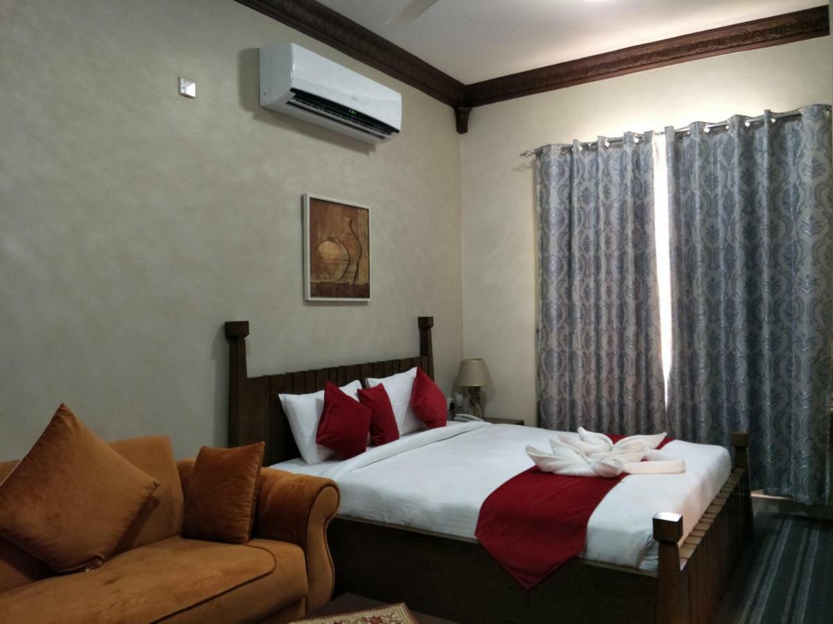 Sur Bandar Al Ayjah Hotel Apartments Eksteriør bilde