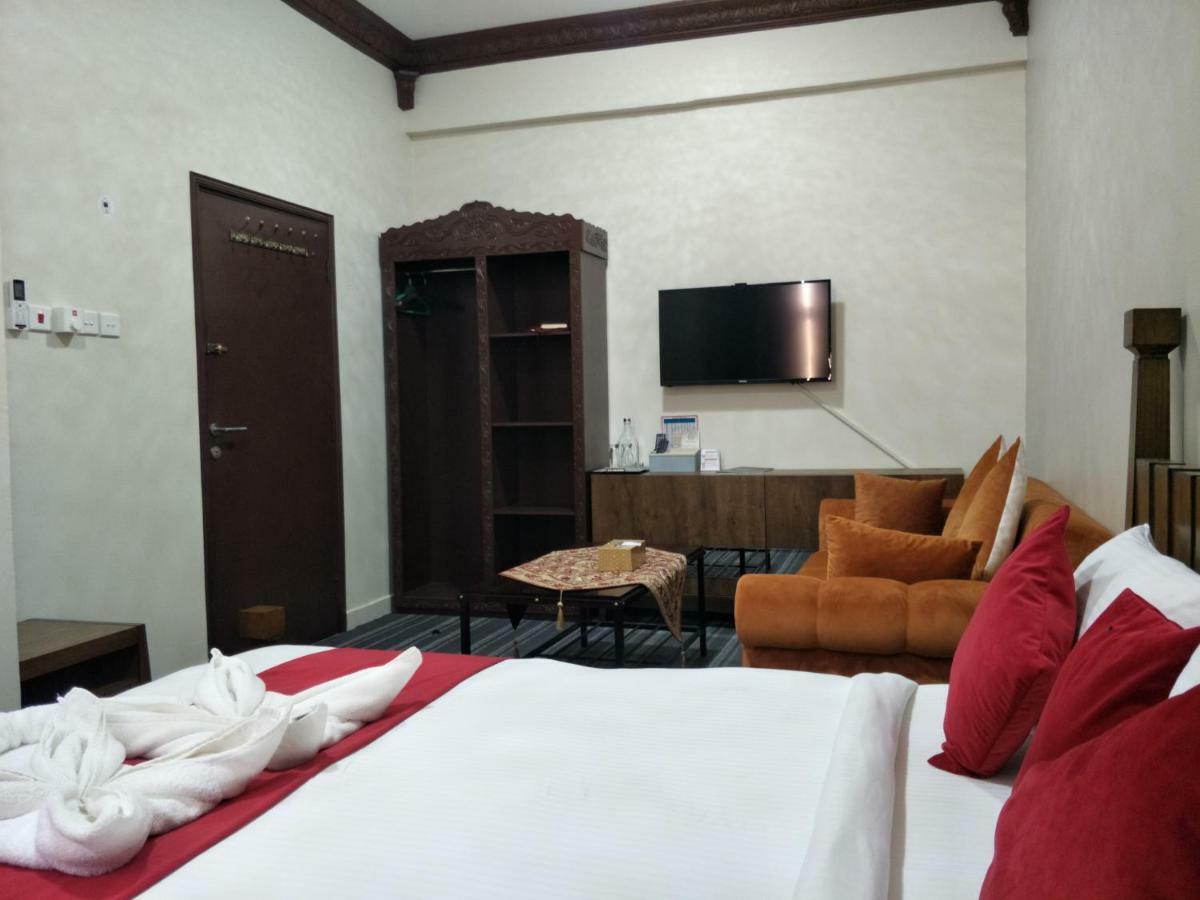 Sur Bandar Al Ayjah Hotel Apartments Eksteriør bilde