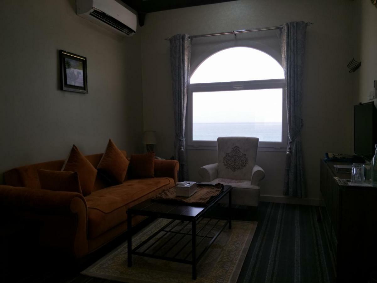 Sur Bandar Al Ayjah Hotel Apartments Eksteriør bilde