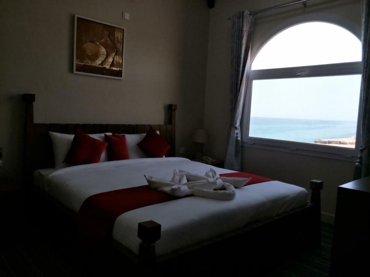 Sur Bandar Al Ayjah Hotel Apartments Eksteriør bilde