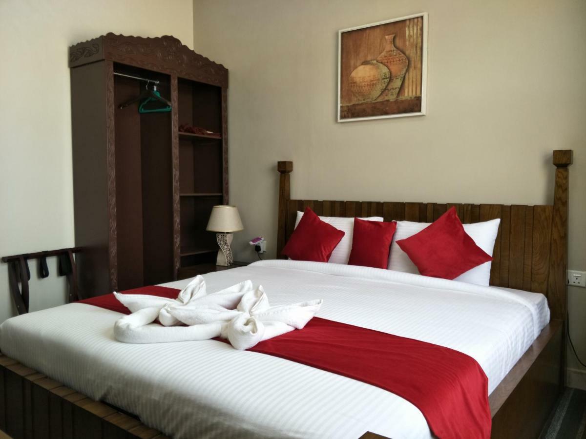 Sur Bandar Al Ayjah Hotel Apartments Eksteriør bilde