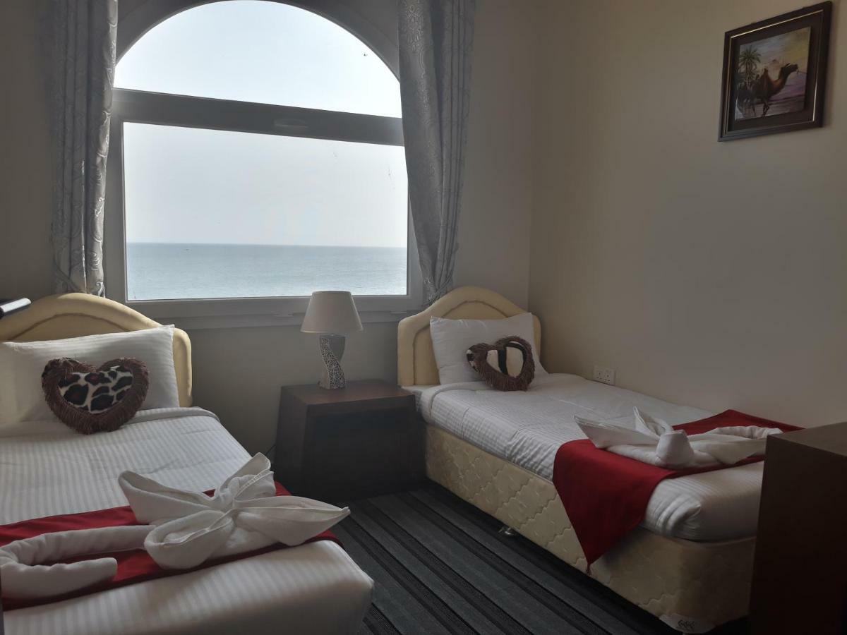 Sur Bandar Al Ayjah Hotel Apartments Eksteriør bilde